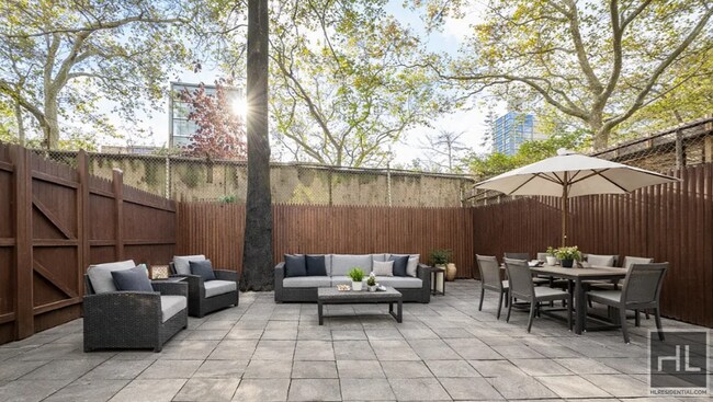 Photo - East 1st Street Unidad 1R