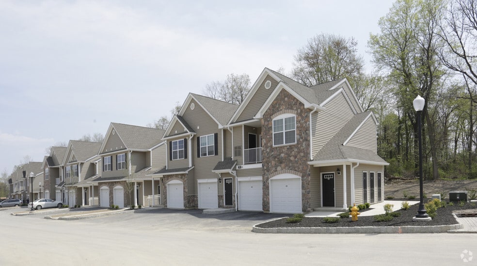 Welcome to Summit Lane Luxury Apartments!