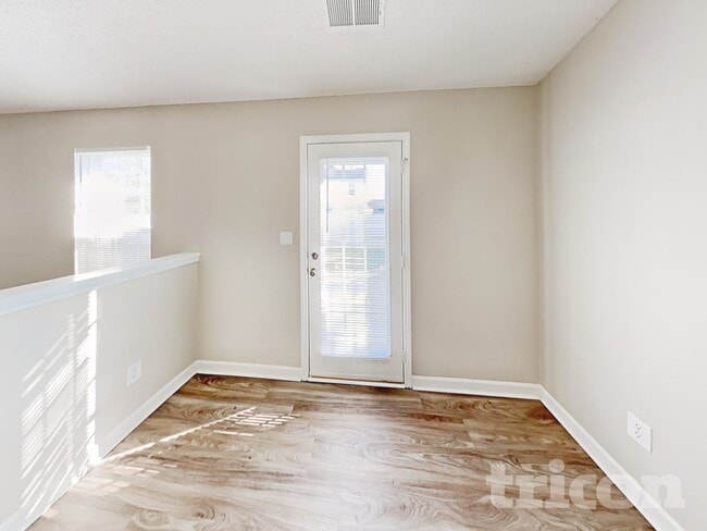 Photo - 956 Ashland Ave