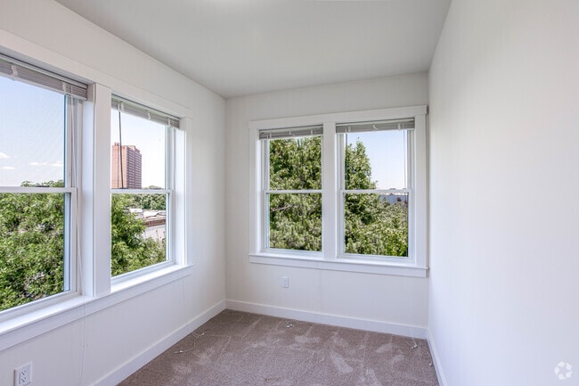 Park 87 - 3BR, 2BA - 1175SF - Secondary Bedroom