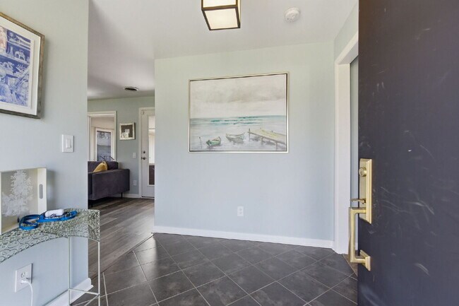 Photo - Charming 3-Bed Oasis with Scenic Waterfront Views and Pool 15 minutes from Downtown Nashville