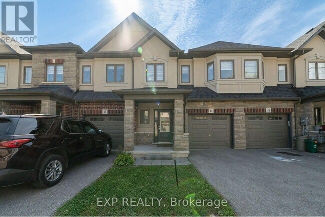 Photo - 324 Equestrian Way