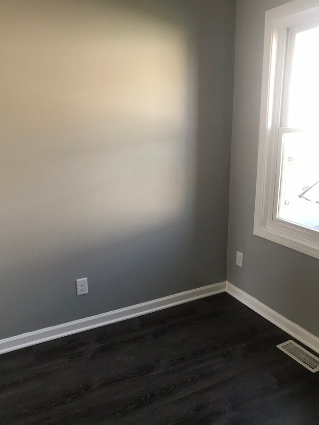 Photo - 84 Duluth Ave Unidad Upper