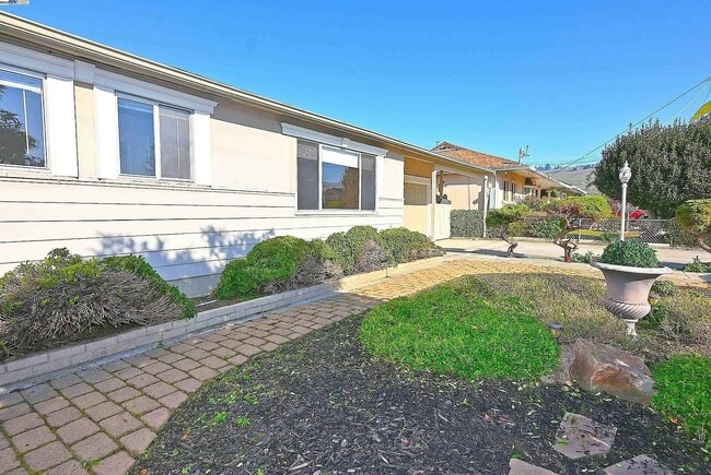 Photo - 314 Sparling Dr