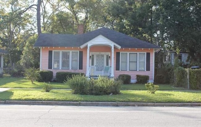 Building Photo - 623 N Nicholls St