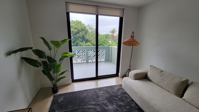 Photo - 2533 NE 183rd St Unit A1