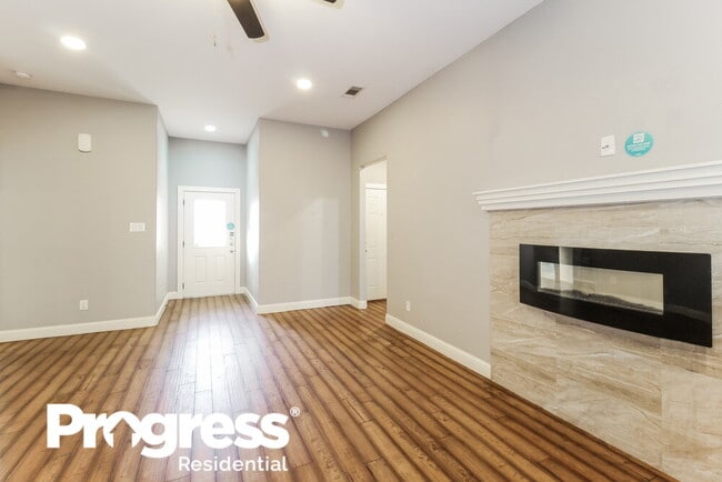 Photo - 1219 Saturn Dr