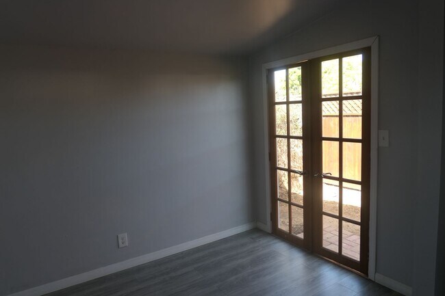 Photo - Studio Apartment Available. Watsonville, C...