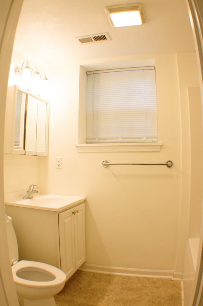 Two bedroom one bathroom apartment. - Two bedroom one bathroom apartment. Unidad C