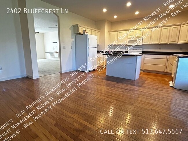 Photo - 2402 Bluffcrest Ln