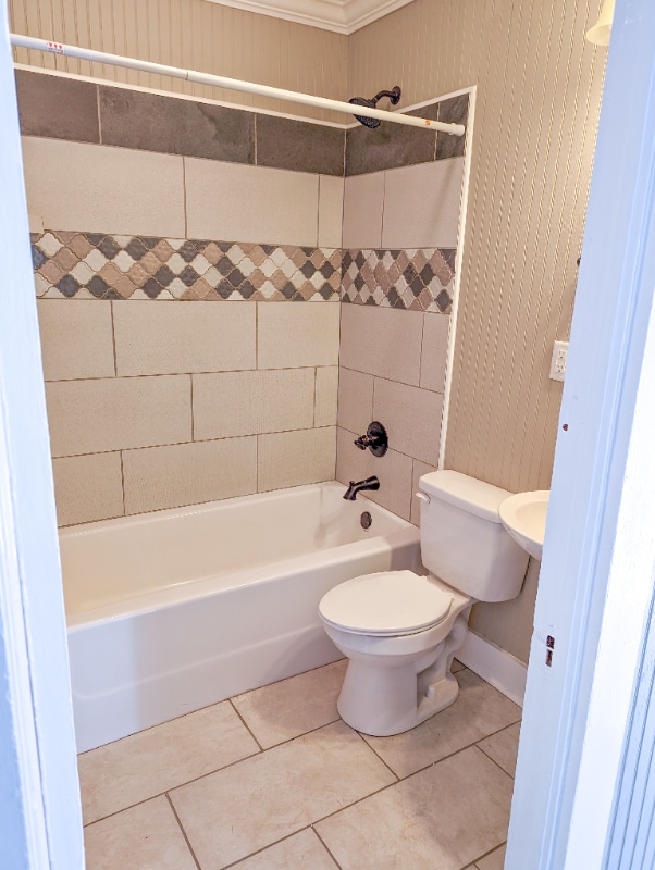 Photo - 218 Howell St