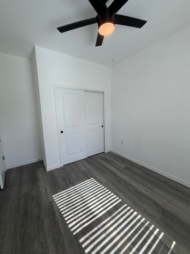 Photo - 2122 Armour Rd