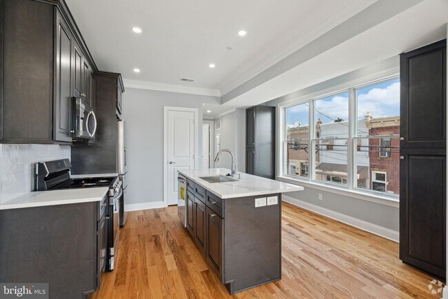 Building Photo - 601 W Porter St Rental