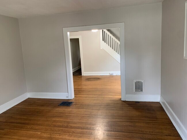 Photo - 2350 Shelby St