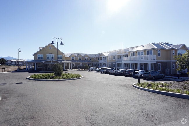 Photo - Golden Inn & Village