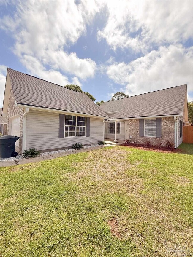 Photo - 161 Mirabelle Cir