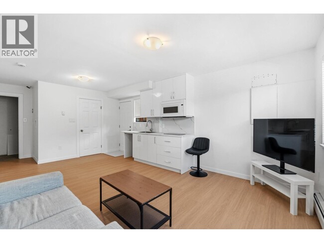 Photo - 3xxx St Andrews Ave