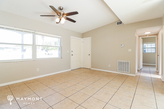 Photo - 3290 Hillsdale Ave