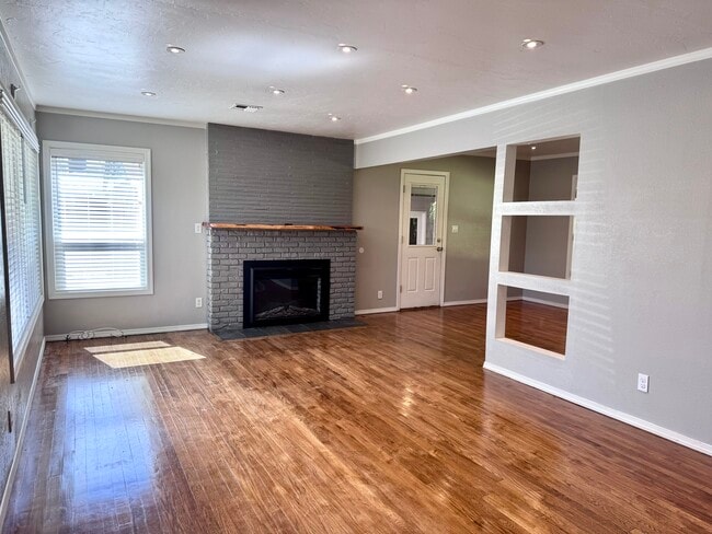 Photo - 4709 Laverne Ave