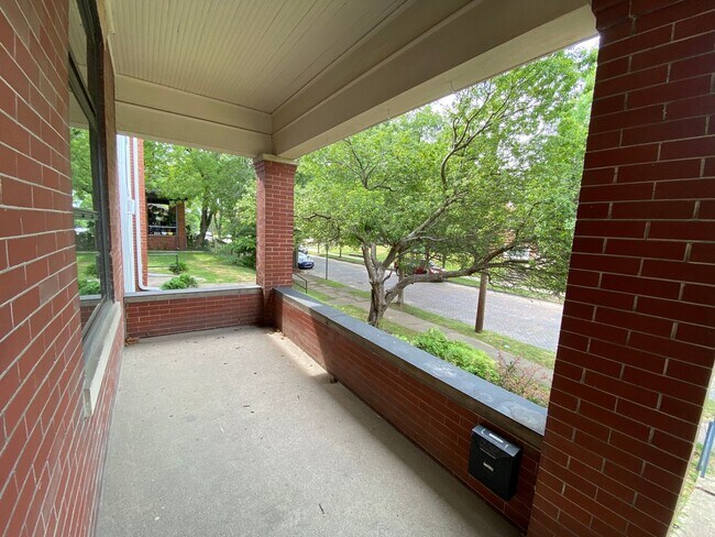 Photo - 329 W 8th Ave Unit 1