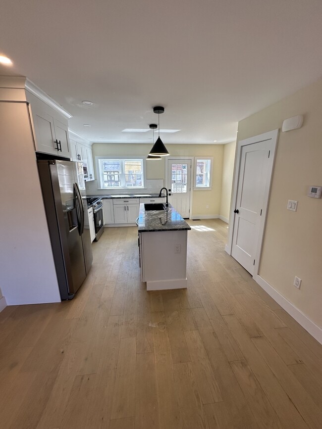 Photo - 714 Mollbore Terrace