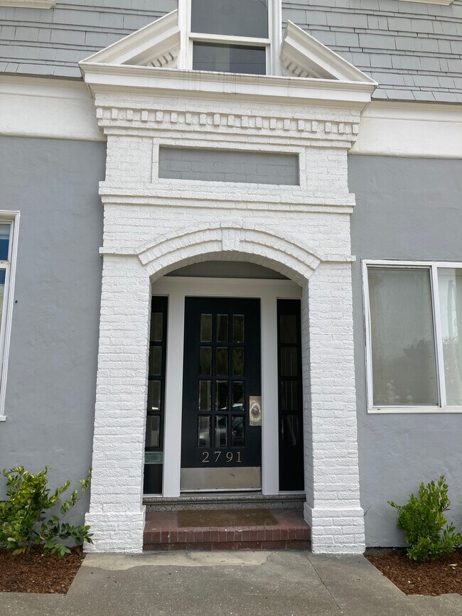 Greenwich Street Entrance - 2791 Greenwich St Unit 4