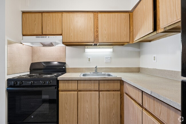 1BR, 1BA - 595SF - Kitchen