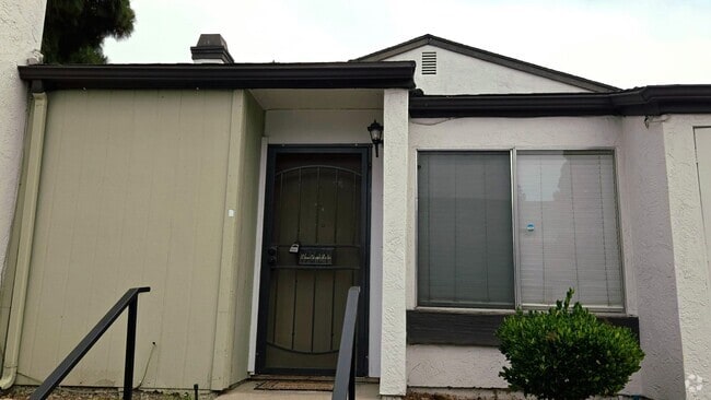 Building Photo - Charming 2 Bed 1 Bath Condo in Otay Mesa