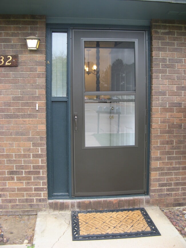 Building Photo - 732 Delaware Ave Unit A