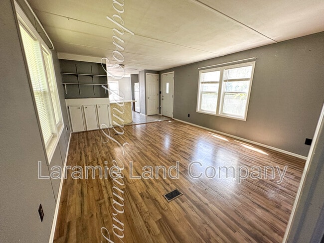 Photo - 954 N McCue St