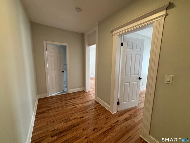 Photo - 241 Lewis St