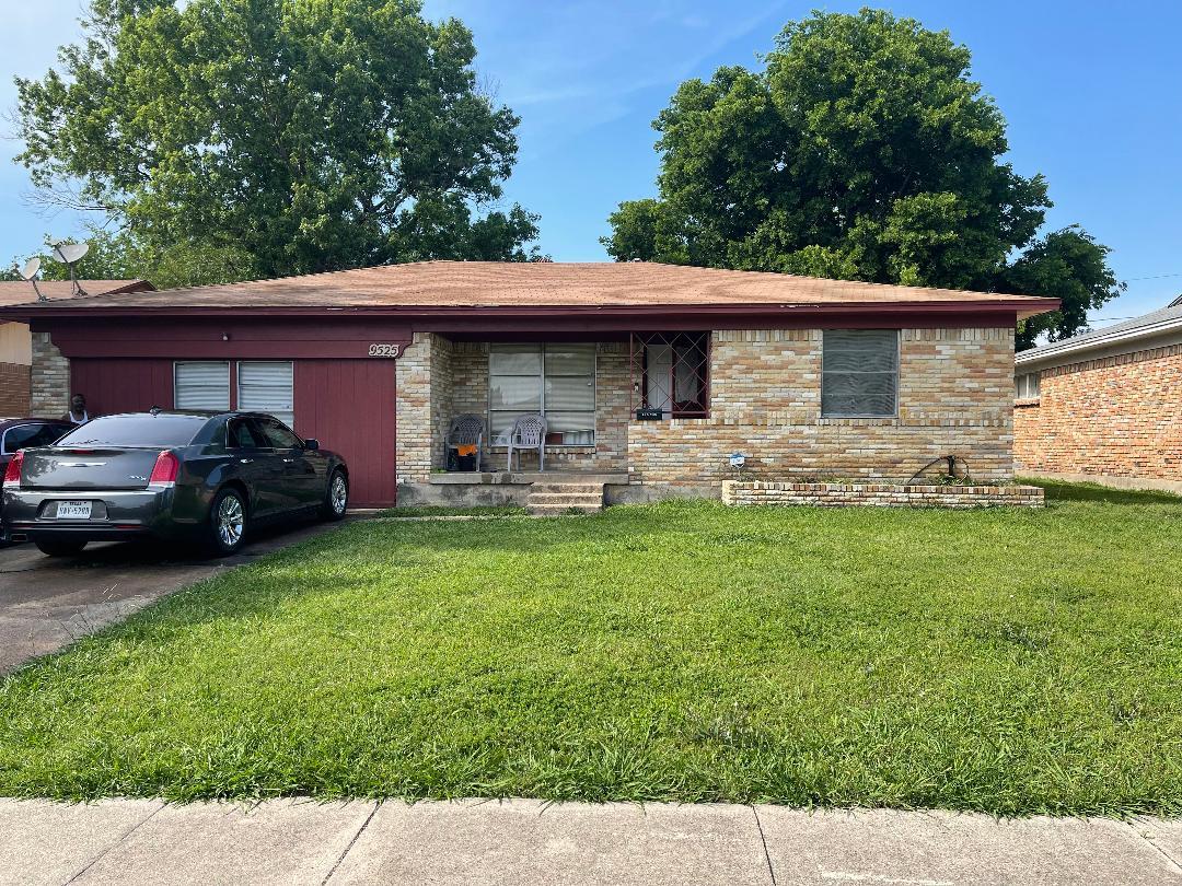Photo - 9525 Crestshire Dr House