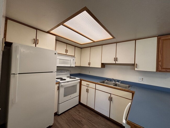 Photo - SPACIOUS 3 BEDROOM TOWNHOME FOR RENT IN DO...