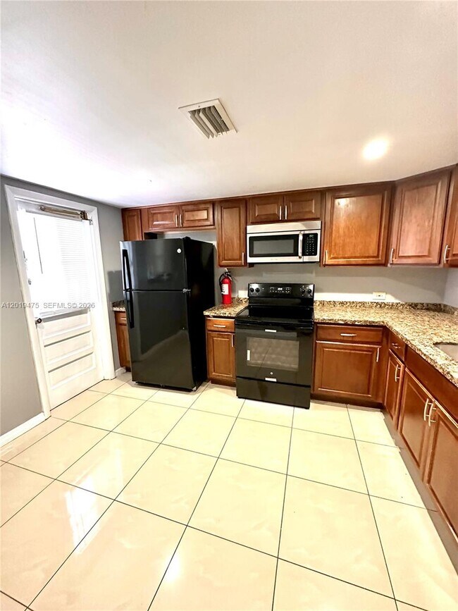 443 NE 195th St Unit 345