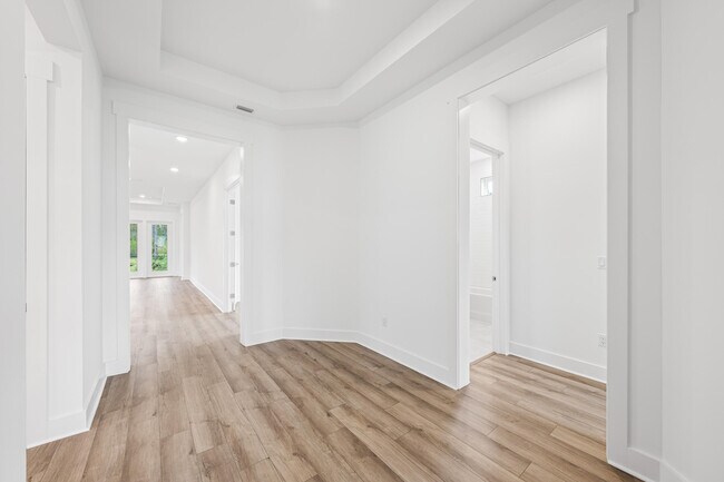 Photo - 169 Orman Ct House