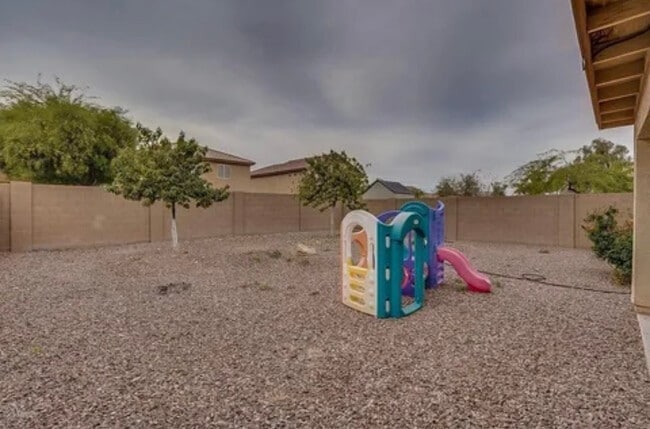 Photo - 176 S 16th Pl
