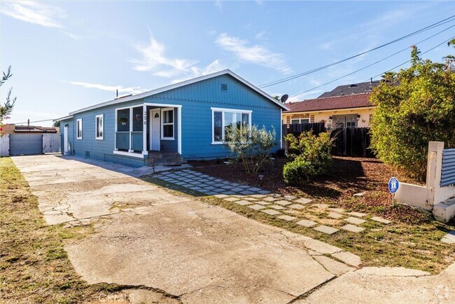 Building Photo - NEW TO THE MARKET Cozy 2 Bedroom 1 Bathroo... Rental