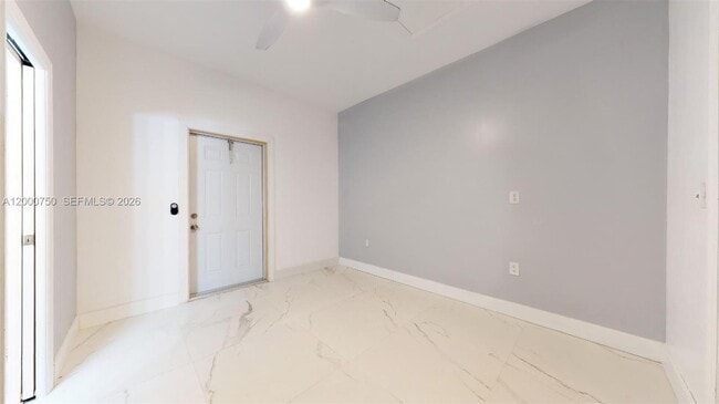 Building Photo - 16247 SW 92nd Terrace Unit B