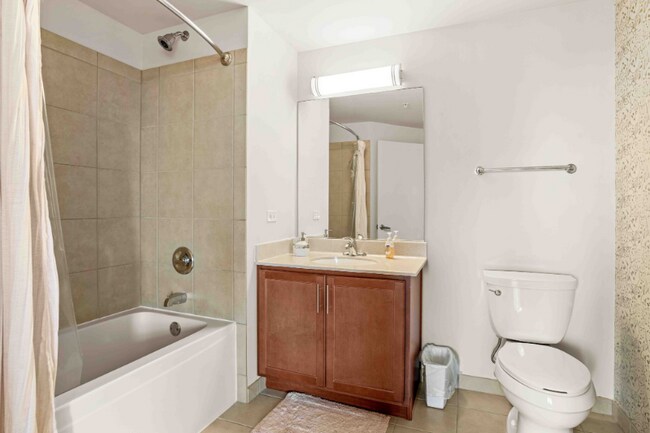 Photo - 550 W Kinzie St