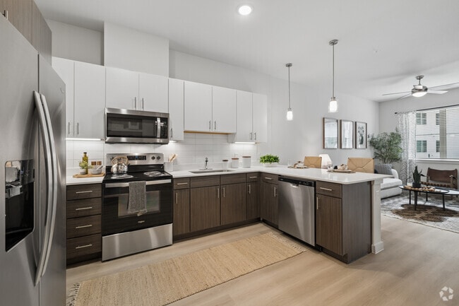 1BR, 1BA - 630SF - Kitchen