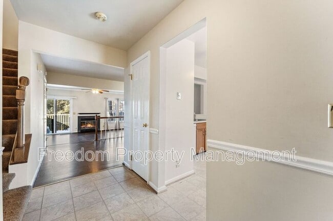 Photo - 726 Pine Tree Ct