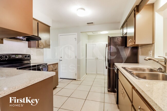 Photo - 2526 13th Ave SW