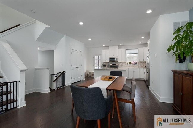 Photo - 1907 Swales Ct