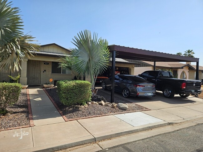 Building Photo - 837 E Gable Ave