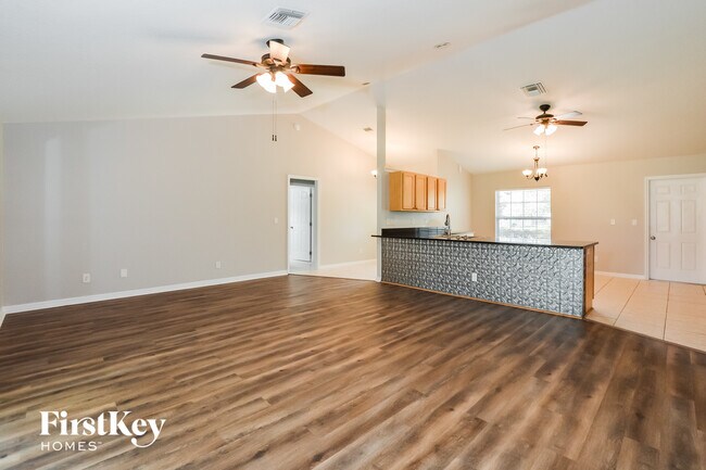 Photo - 207 Shannon Ln