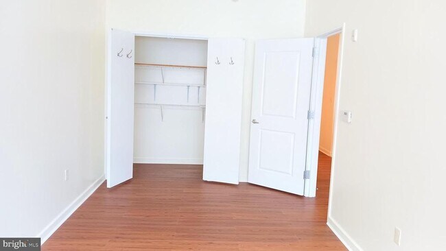 Photo - 815-37 Arch St Unidad 707