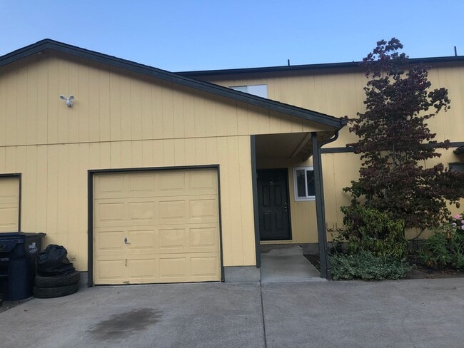 Photo - 226 S 59th St Unit B