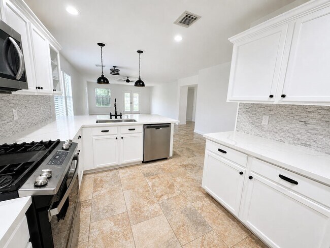 Photo - 1011 Backland Ct