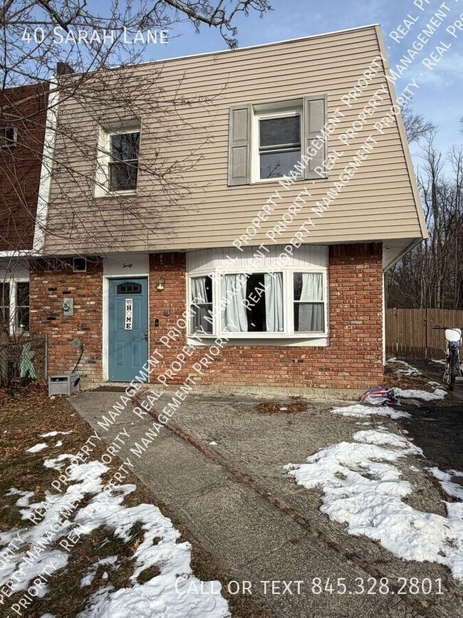 Building Photo - 40 Sarah Ln