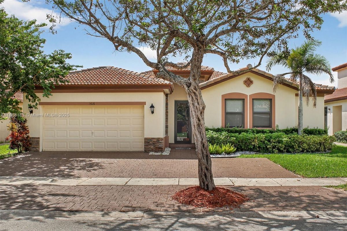 Photo - 3616 SE 2nd Dr